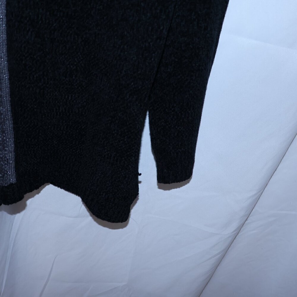 Carolina Colors Black Silver Gray Sweater Size Medium Acrylic - Picture 3 of 16